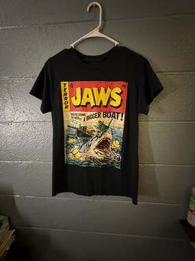 Jaws "You're Going to Need a Bigger Boat" Comic Cover Graphic T-Shirt (T8)